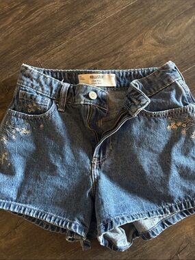 Hollister Mid-Blue Denim Shorts with Embroidered Flowers
